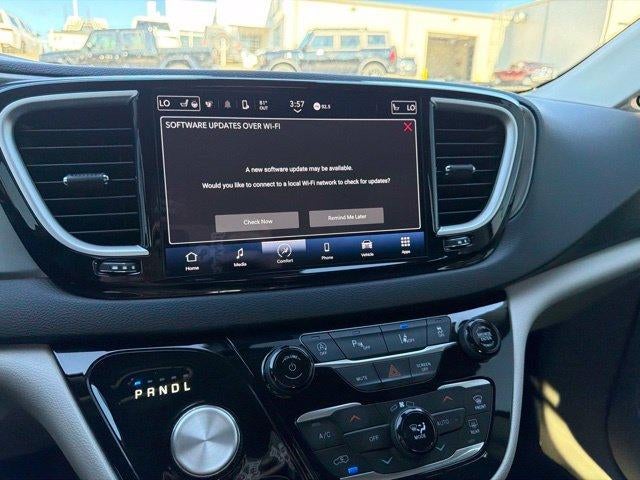 2023 Chrysler Pacifica Touring L FWD