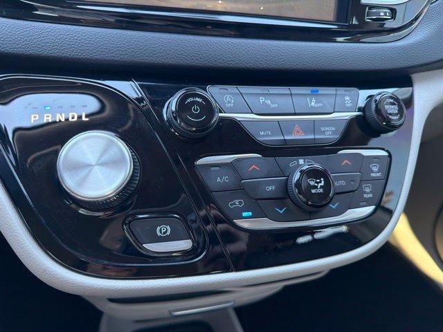 2023 Chrysler Pacifica Touring L FWD