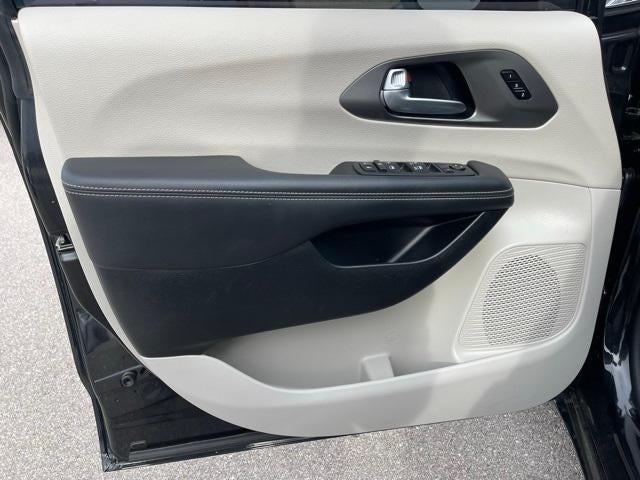 2024 Chrysler Pacifica Touring L FWD