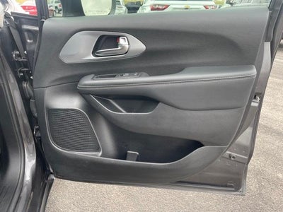 2022 Chrysler Pacifica Touring L FWD