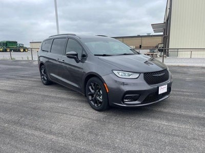 2022 Chrysler Pacifica Touring L FWD