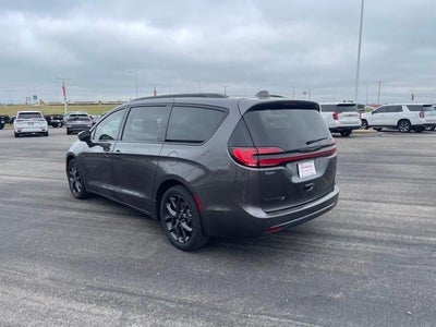 2022 Chrysler Pacifica Touring L FWD
