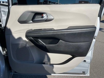 2024 Chrysler Pacifica Touring L FWD