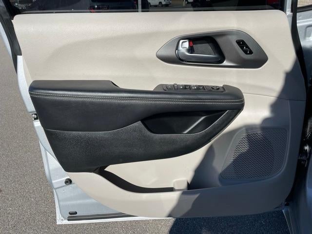 2024 Chrysler Pacifica Touring L FWD