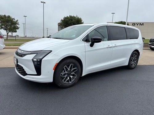 2027 Chrysler Pacifica Limited FWD