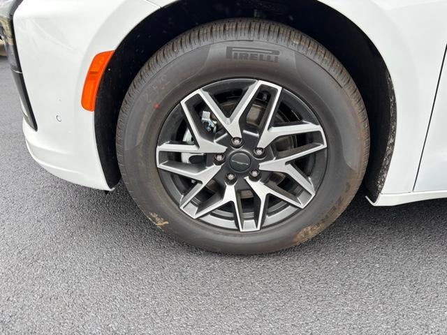 2027 Chrysler Pacifica Limited FWD