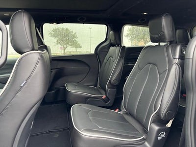 2027 Chrysler Pacifica Limited FWD