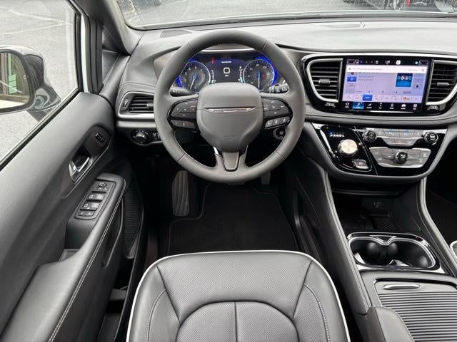 2027 Chrysler Pacifica Limited FWD