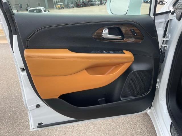 2022 Chrysler Pacifica Pinnacle FWD