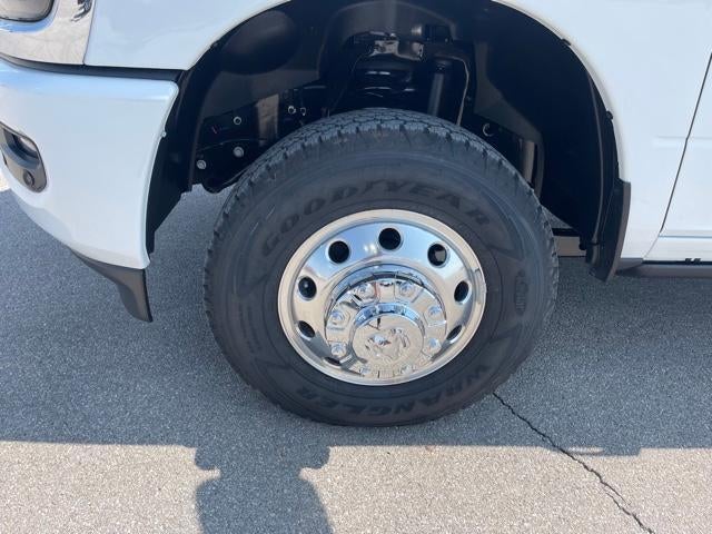 2026 RAM 3500 Laramie 4x4 Crew Cab 8' Box