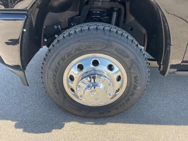 2026 RAM 3500 Laramie 4x4 Crew Cab 8' Box