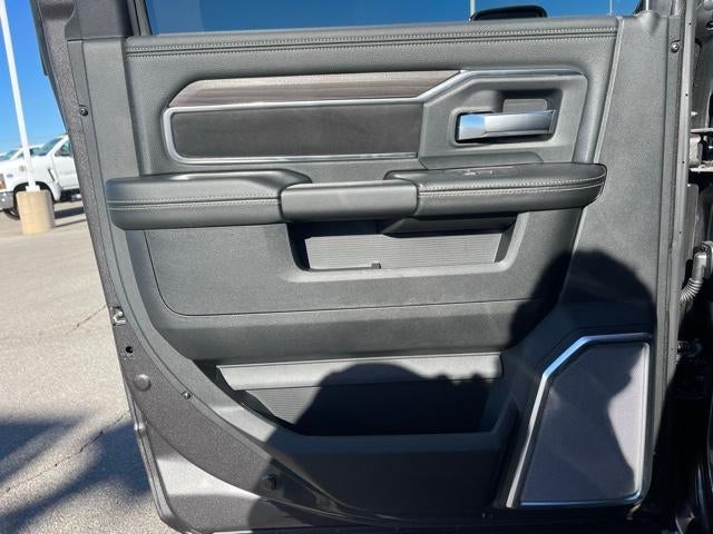 2026 RAM 3500 Laramie 4x4 Crew Cab 8' Box