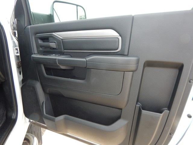 2022 RAM 2500 Tradesman 4x4 Reg Cab 8' Box