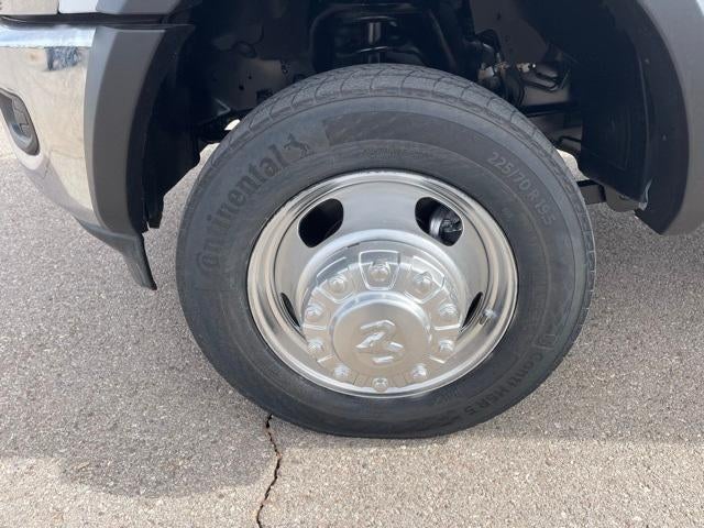 2022 RAM 4500 Chassis Cab Tradesman 4x4 Crew Cab 84" CA 197.4" WB