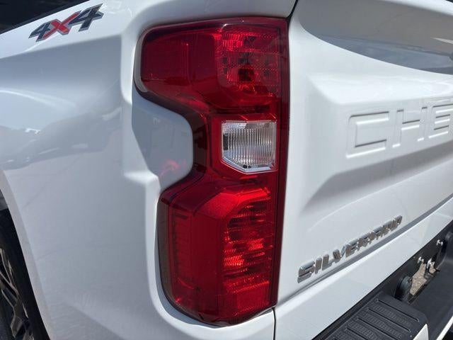 2023 Chevrolet Silverado 1500 Crew Cab Short Box 4-Wheel Drive Custom