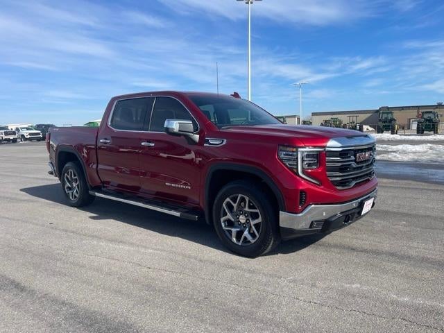 2022 GMC Sierra 1500 Crew Cab Short Box 4-Wheel Drive SLT