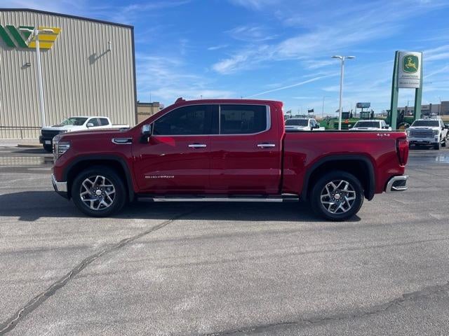 2022 GMC Sierra 1500 Crew Cab Short Box 4-Wheel Drive SLT
