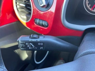 2019 Volkswagen Beetle SE Auto