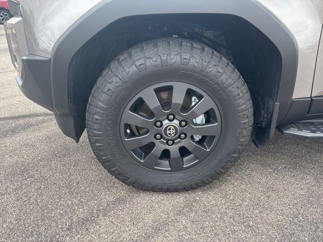 2025 Toyota Land Cruiser 4WD (GS)